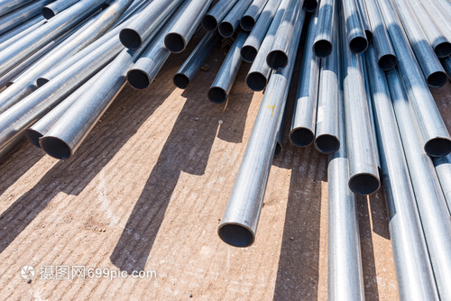 工地上的“鋼鐵脊梁”——鋼管的角色與價(jià)值
